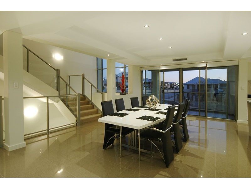 12 Swansea Promenade, Mindarie WA 6030