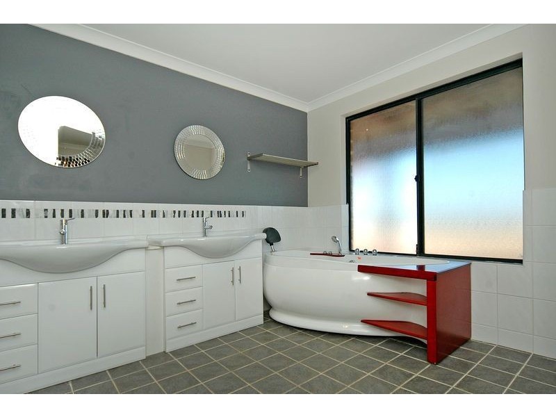 176 Ayrshire Loop, Lower Chittering WA 6084