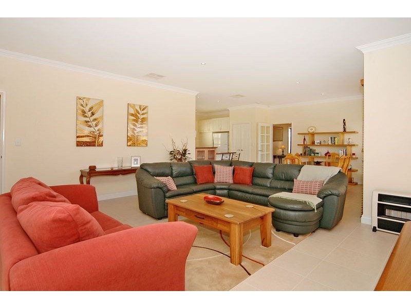 5 Pyramids Chase, Iluka WA 6028