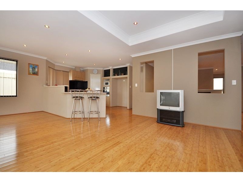 4 Hillsdale Rise, Darch WA 6065