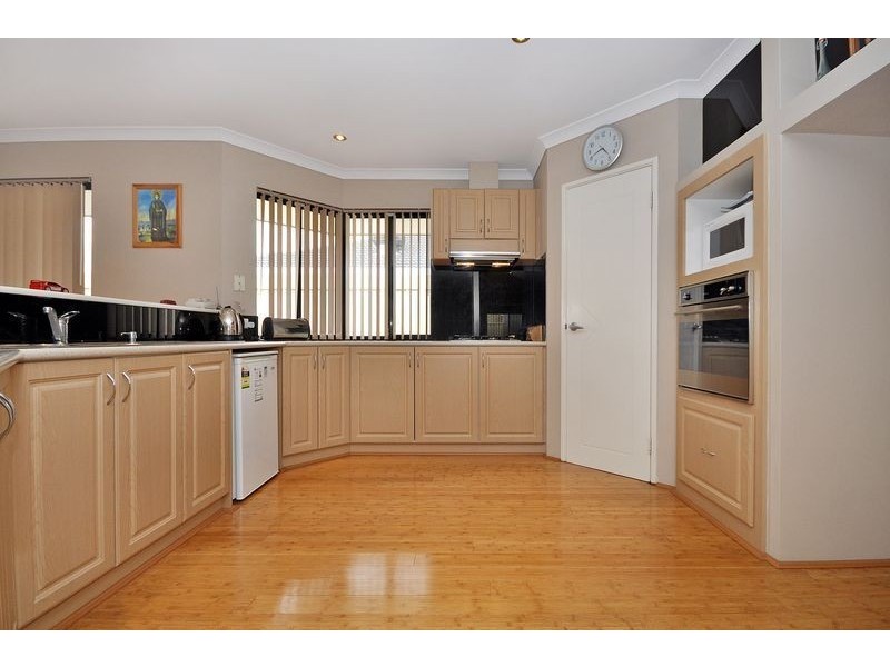 4 Hillsdale Rise, Darch WA 6065