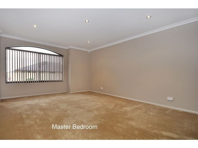 4 Hillsdale Rise, Darch WA 6065