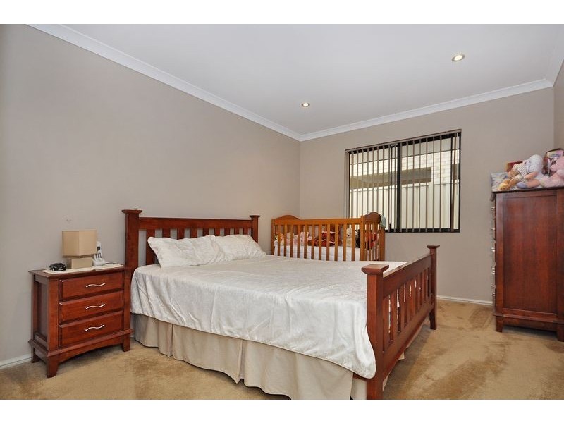 4 Hillsdale Rise, Darch WA 6065