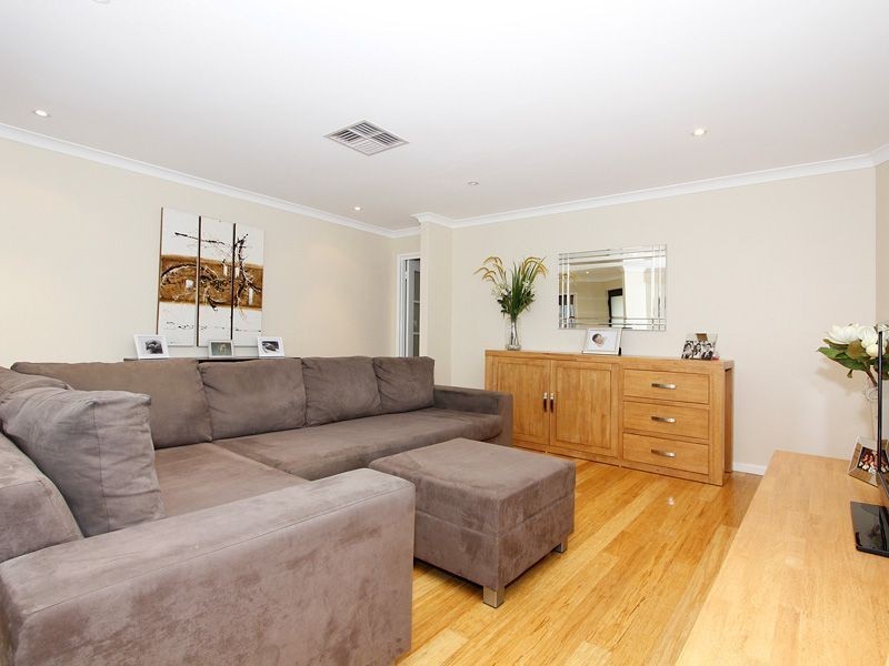 26 Castledene Way, Tapping WA 6065