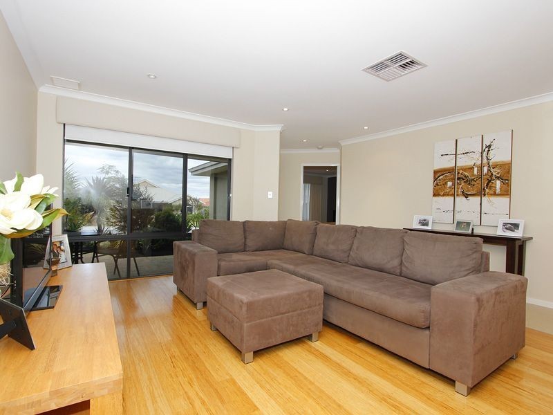 26 Castledene Way, Tapping WA 6065