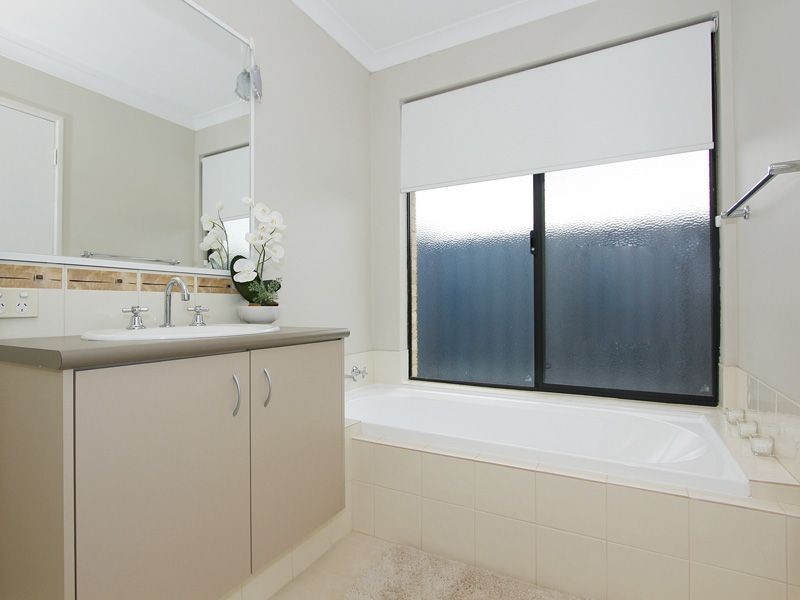 26 Castledene Way, Tapping WA 6065