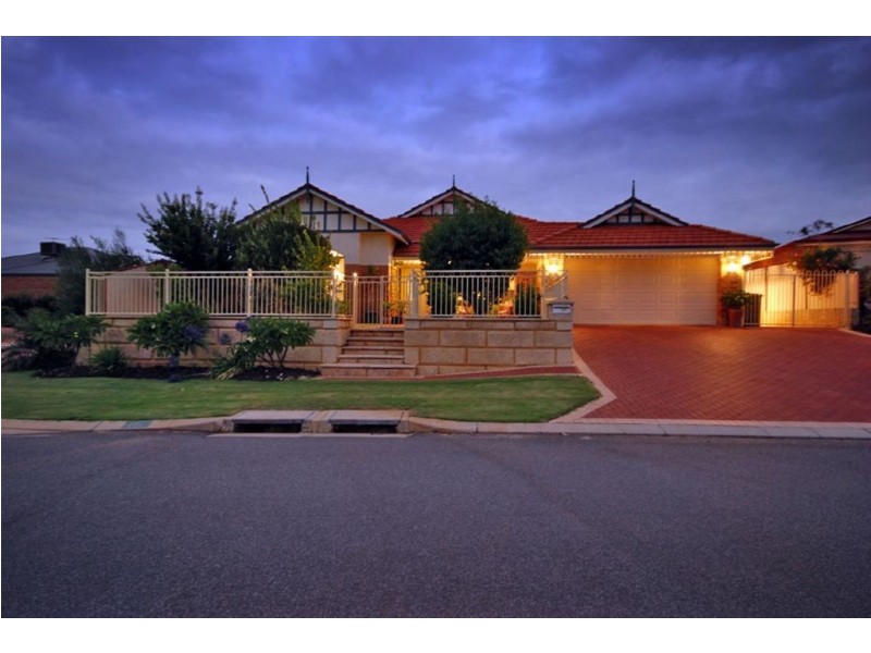 16 Regina Loop, Currambine WA 6028