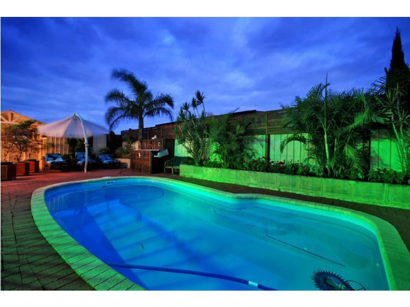 16 Regina Loop, Currambine WA 6028