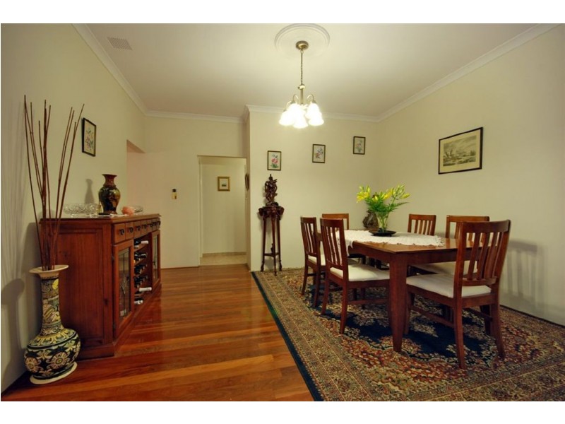 16 Regina Loop, Currambine WA 6028