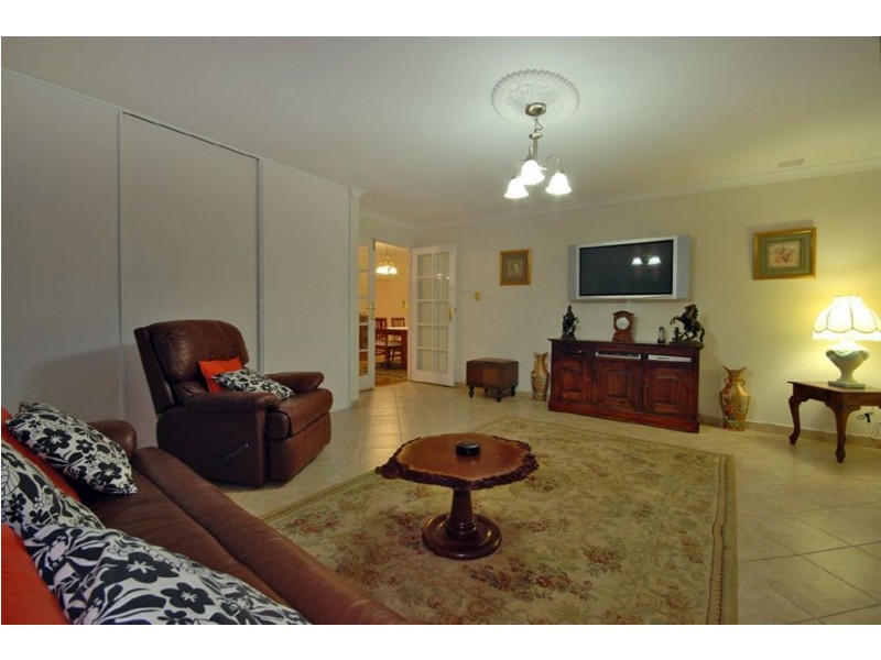 16 Regina Loop, Currambine WA 6028