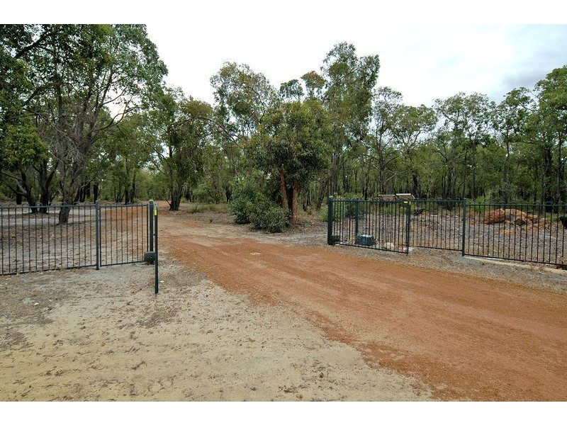 182 Blue Plains Road, Chittering WA 6084