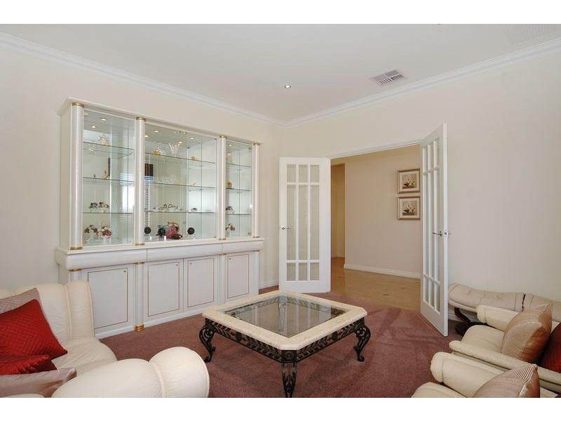 8 Perissa Road, Iluka WA 6028