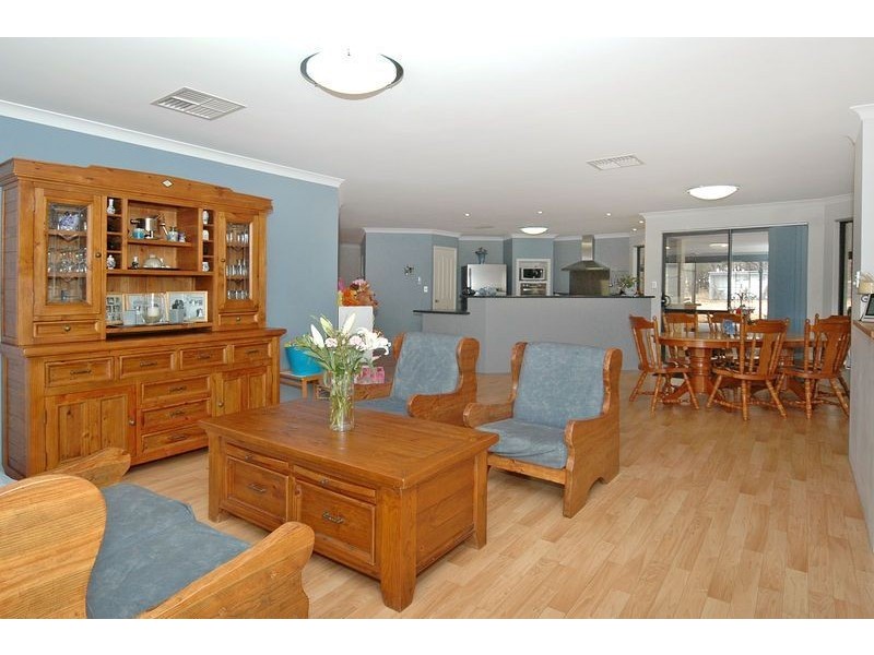 189 Ayrshire Loop, Lower Chittering WA 6084