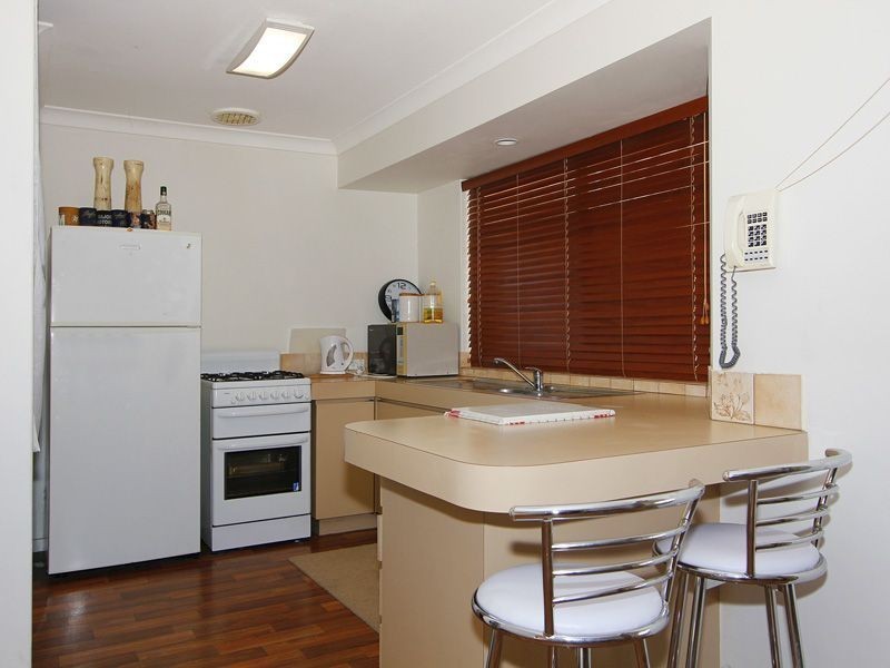 2 Lyndon Court, Heathridge WA 6027