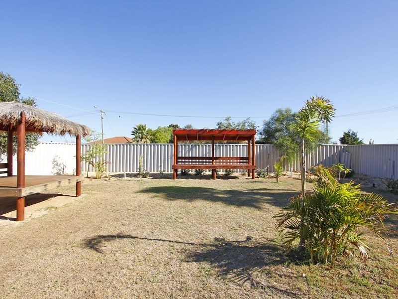 2 Lyndon Court, Heathridge WA 6027