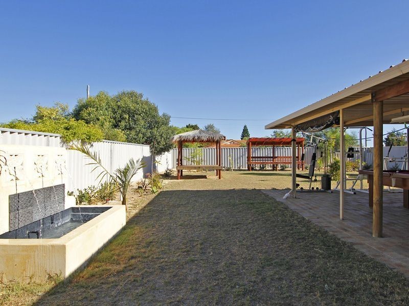 2 Lyndon Court, Heathridge WA 6027