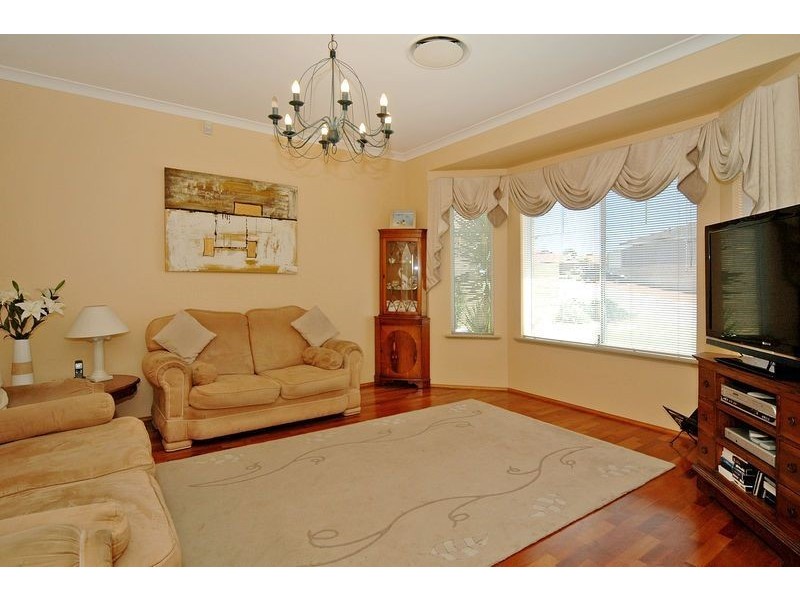 6 Sottogrande View, Connolly WA 6027