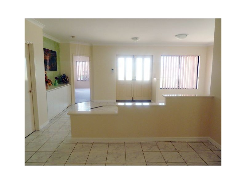 25 Carisbrooke Loop, Hocking WA 6065