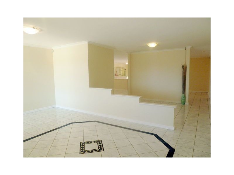 25 Carisbrooke Loop, Hocking WA 6065