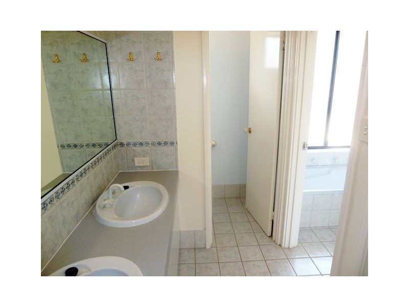 25 Carisbrooke Loop, Hocking WA 6065