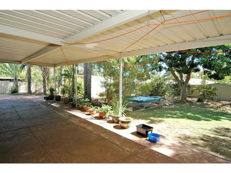 52 Yallambee Crescent, Wanneroo WA 6065