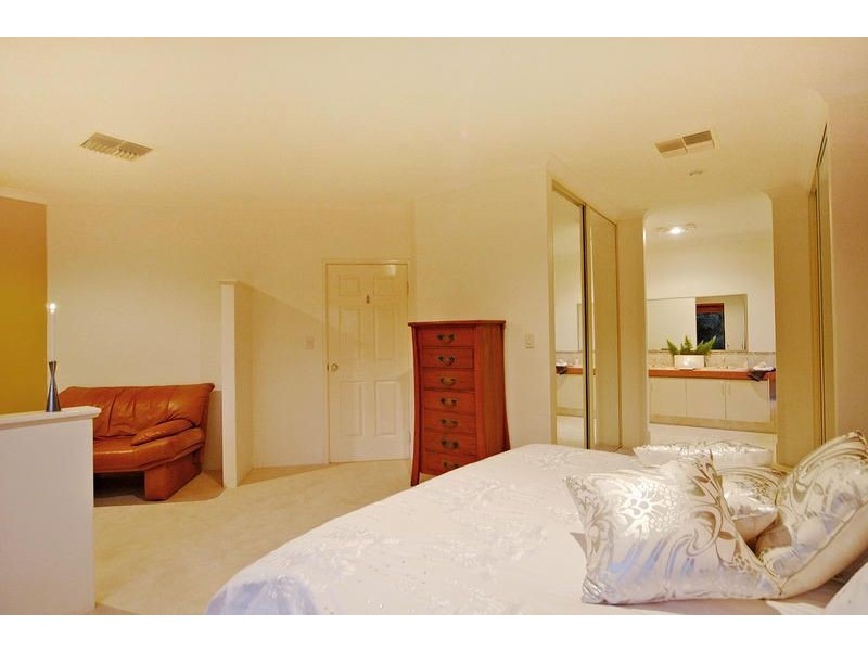 26 Regina Loop, Currambine WA 6028