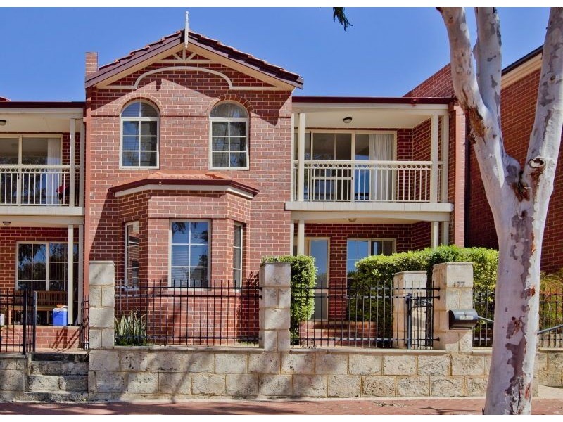477 Lakeside Drive, Joondalup WA 6027