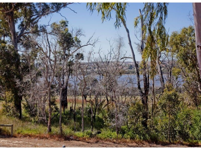 477 Lakeside Drive, Joondalup WA 6027