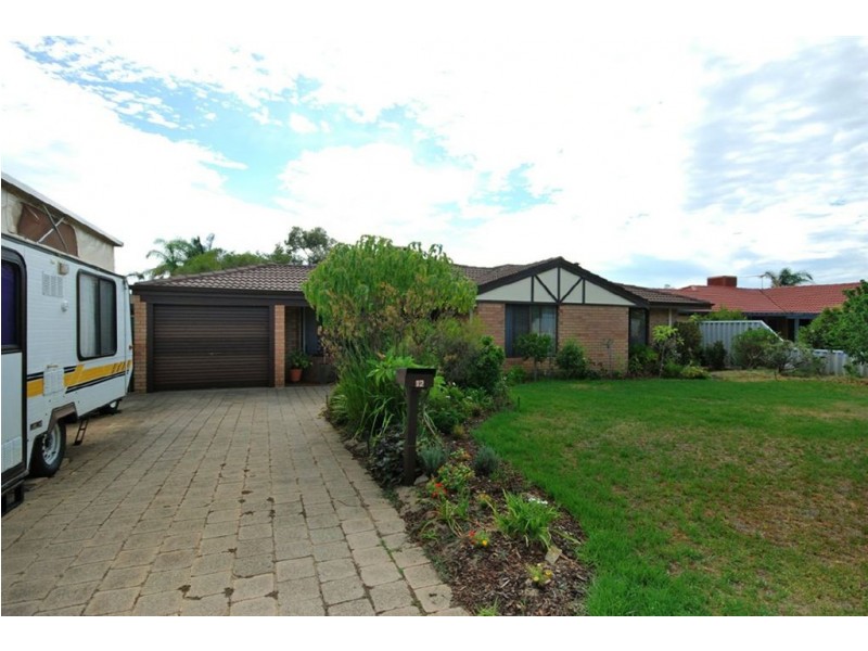 12 Pebblewood Road, Woodvale WA 6026