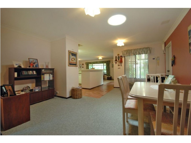 12 Pebblewood Road, Woodvale WA 6026