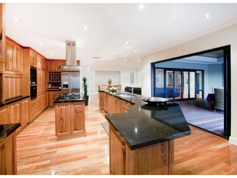 10 Plymouth Cove, Ocean Reef WA 6027