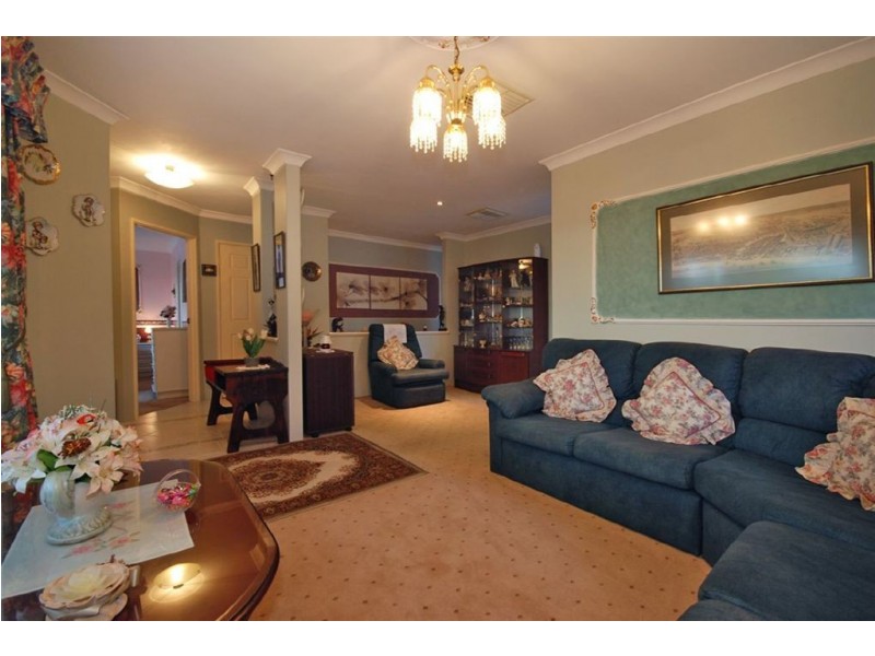 27 Gardiner Heights, Kinross WA 6028