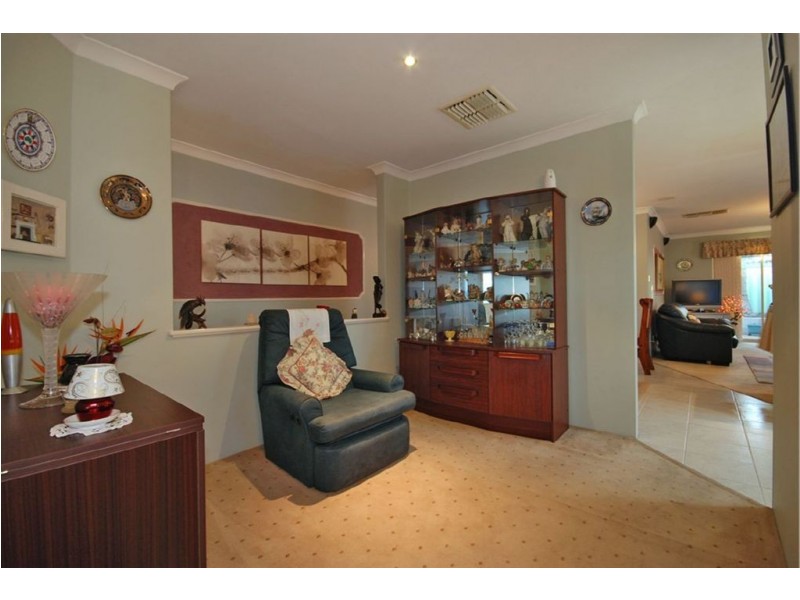 27 Gardiner Heights, Kinross WA 6028