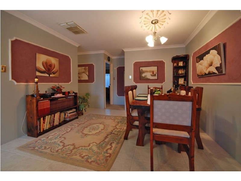 27 Gardiner Heights, Kinross WA 6028