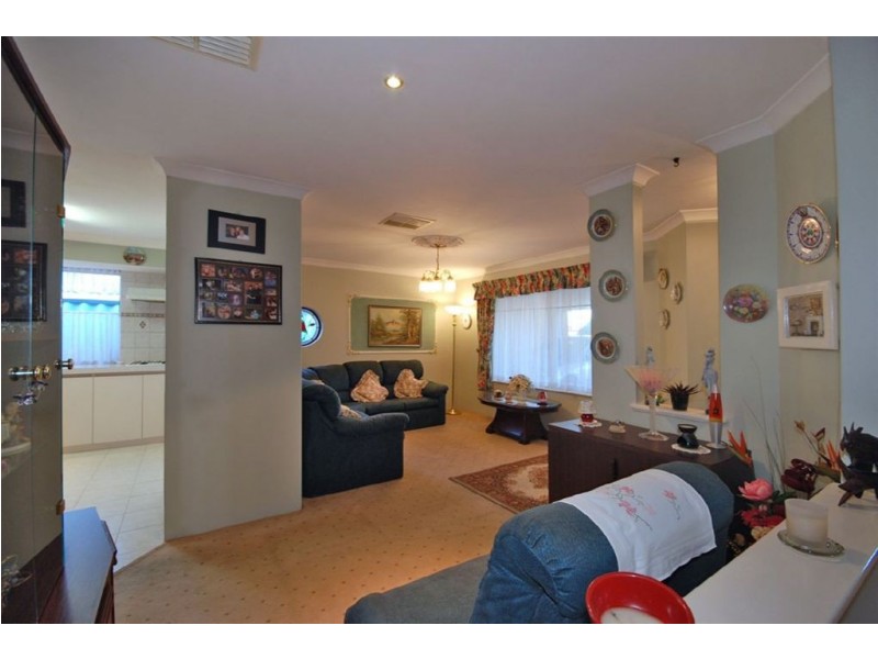 27 Gardiner Heights, Kinross WA 6028