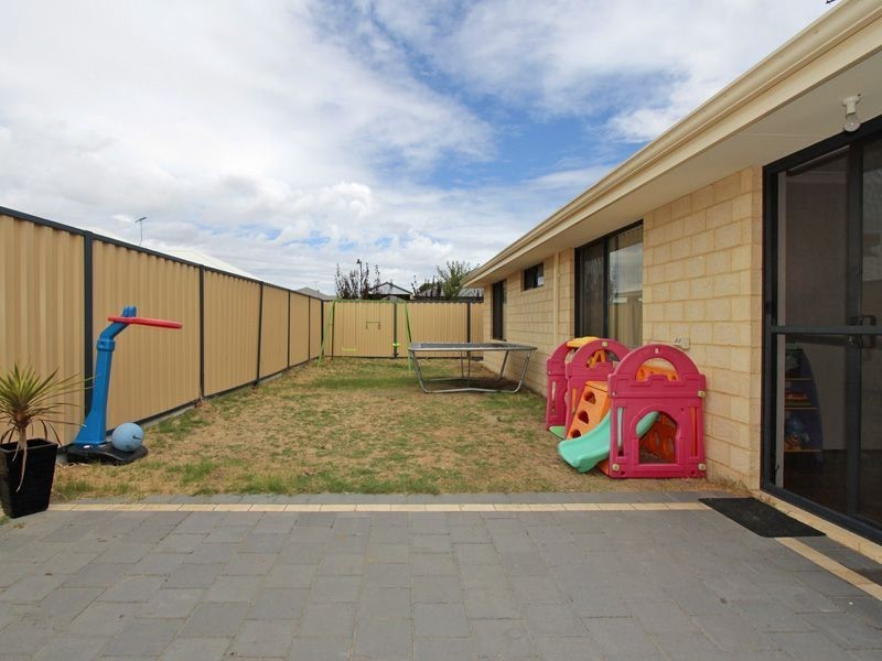 23 Goshawk Street, Tapping WA 6065