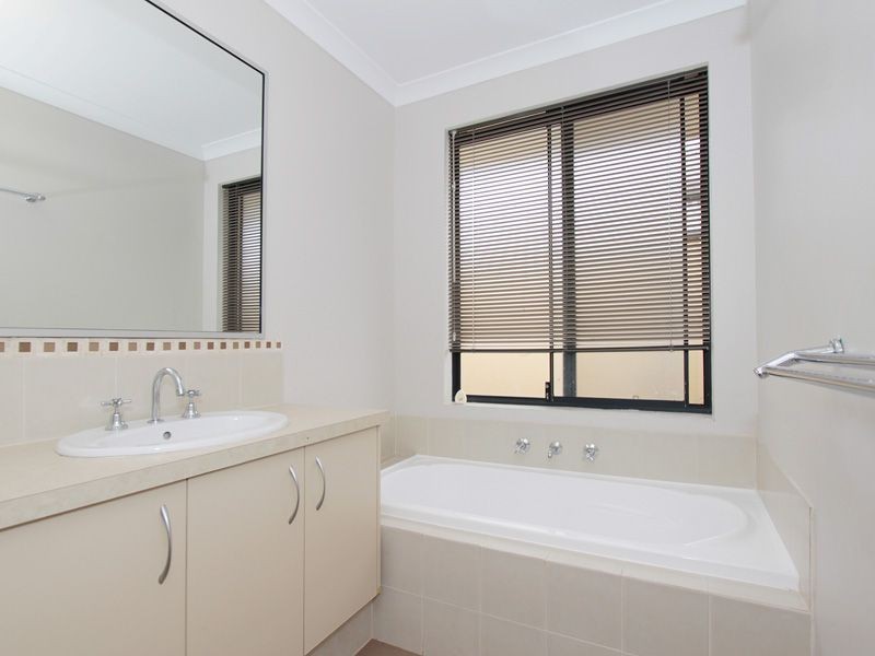 23 Goshawk Street, Tapping WA 6065