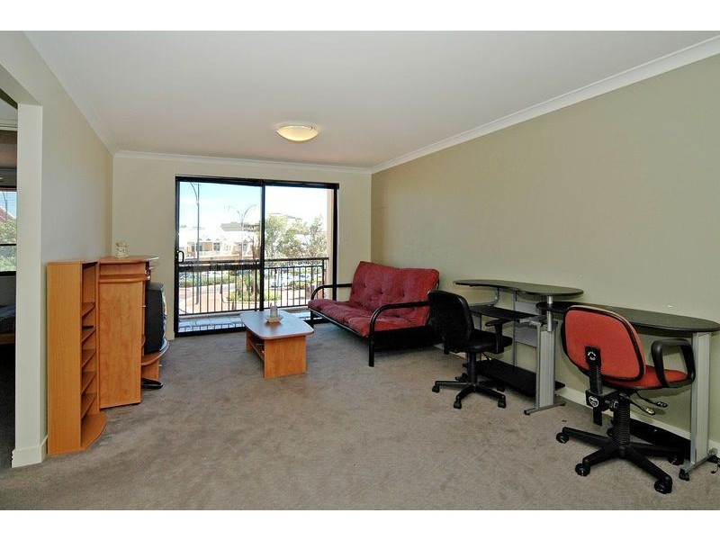 4/106 Boas Avenue, Joondalup WA 6027