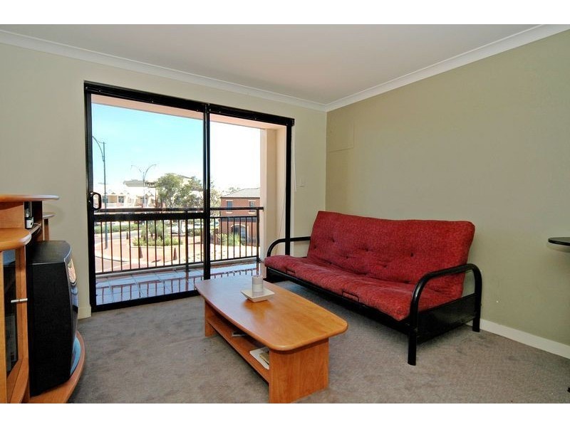 4/106 Boas Avenue, Joondalup WA 6027