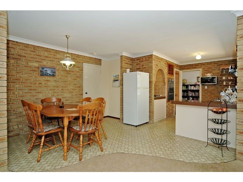 73 Lakeview Drive, Edgewater WA 6027