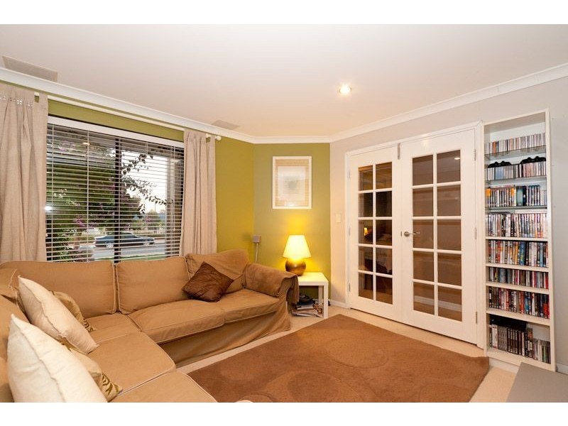 92 St Stephens Crescent, Tapping WA 6065