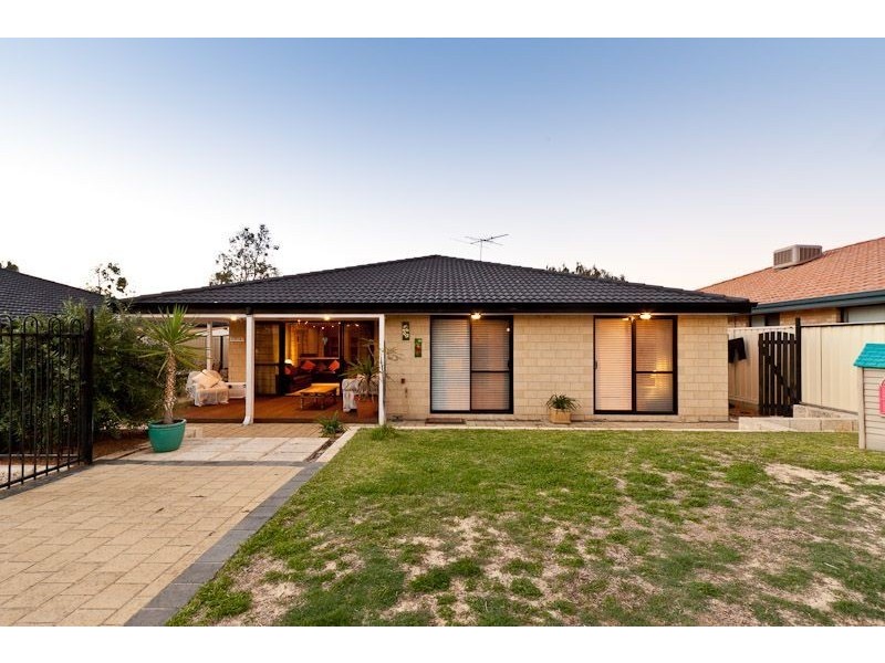 92 St Stephens Crescent, Tapping WA 6065