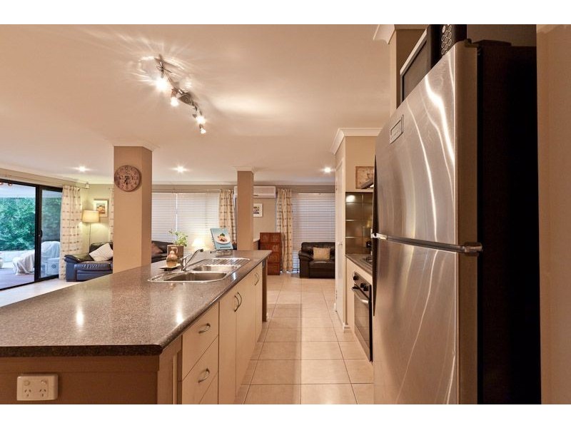 92 St Stephens Crescent, Tapping WA 6065