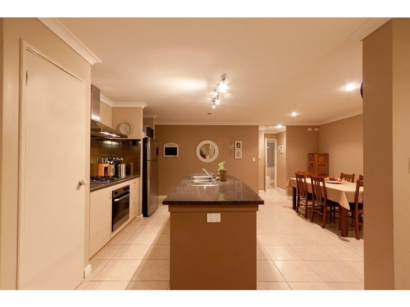 92 St Stephens Crescent, Tapping WA 6065