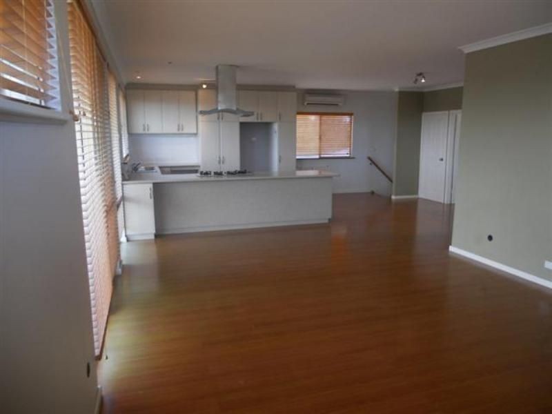 12 Schooner Place, Yanchep WA 6035