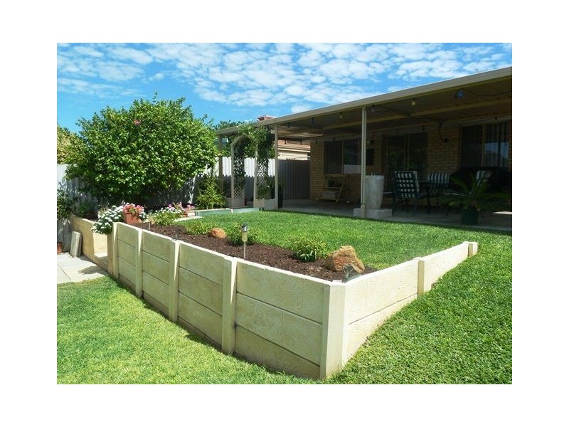 2/21 Berkshire Drive, Beldon WA 6027