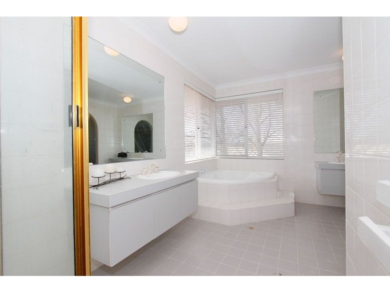 6 Imperial Court, Ocean Reef WA 6027