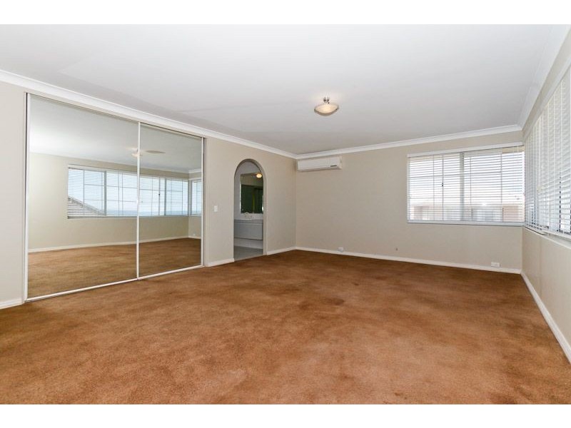 6 Imperial Court, Ocean Reef WA 6027