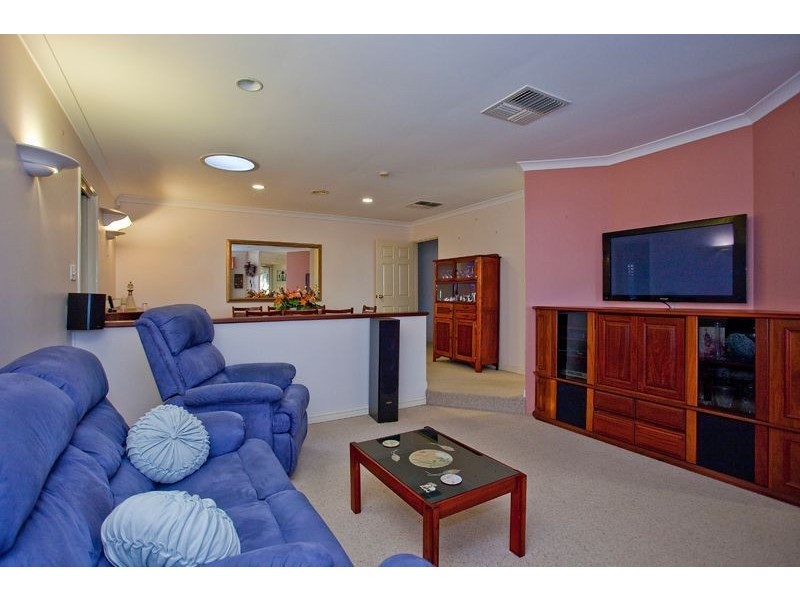 28 Glendevon Turn, Kinross WA 6028