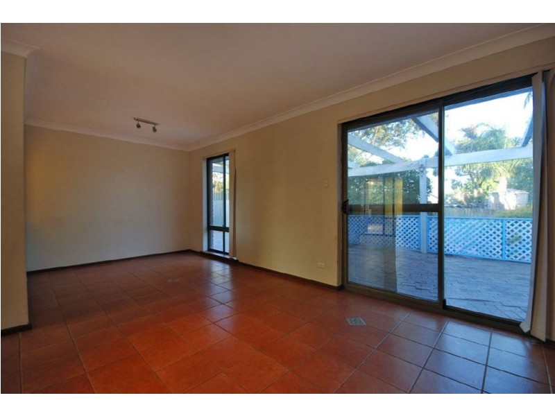 20 Lakeview Drive, Edgewater WA 6027